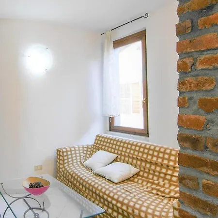 Holiday home In With 2 Bedrooms And Wifi *