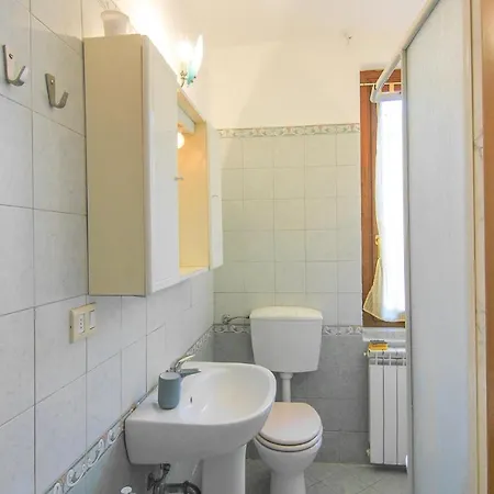 In With 2 Bedrooms And Wifi *